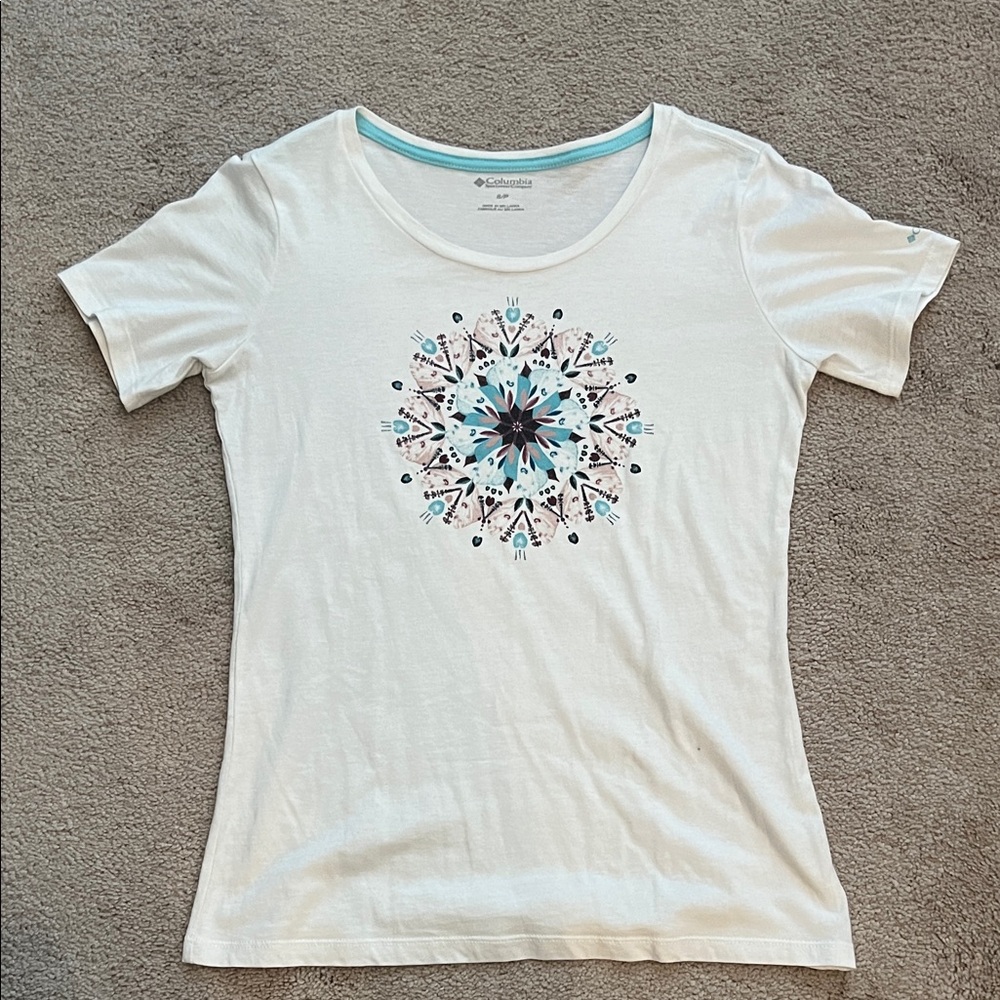 Columbia White Short-Sleeve Mandala Graphic Tee- size Small, EUC